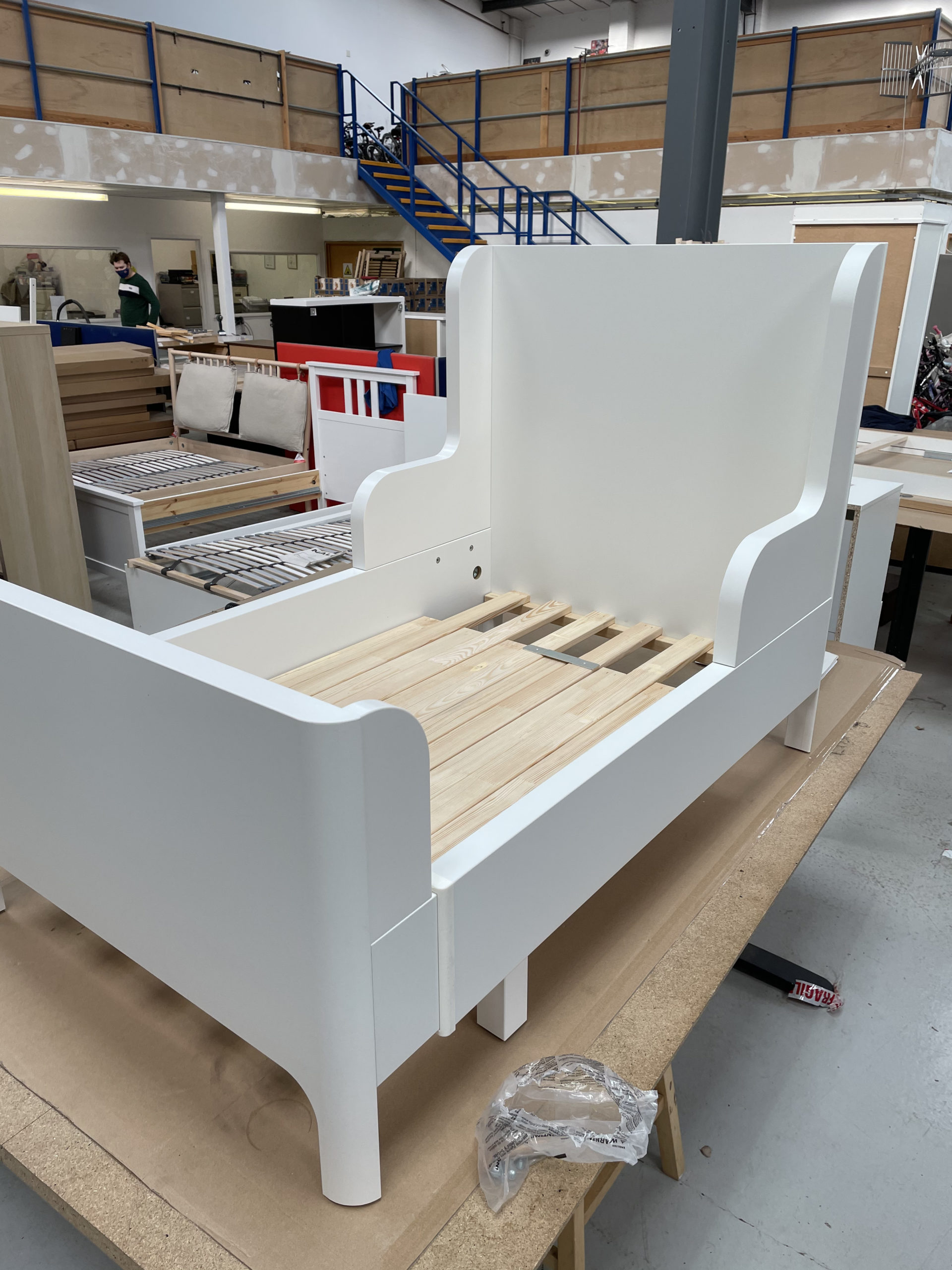 NEW - EXTENDABLE BED