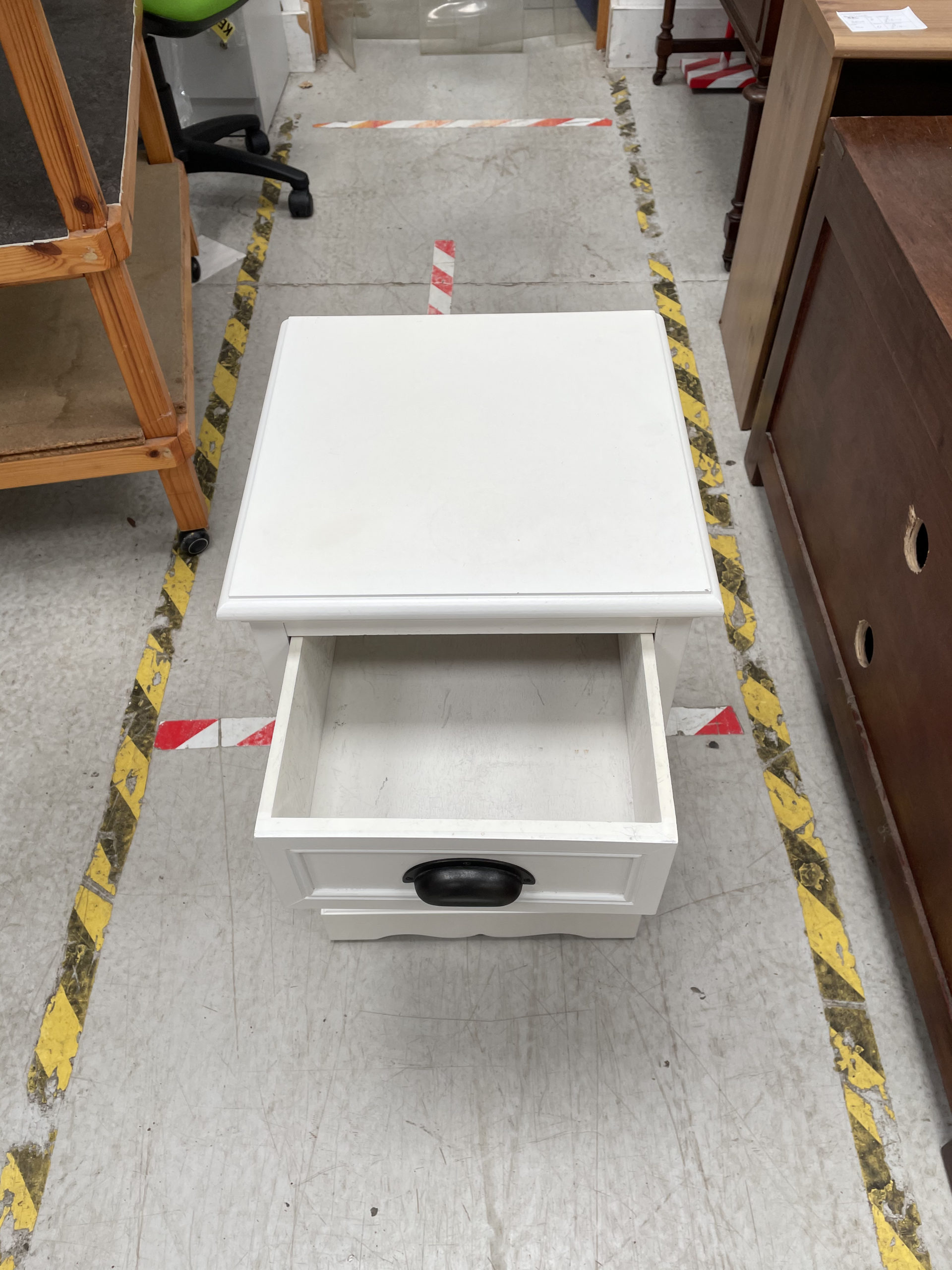 BEDSIDE CABINET - USED DONATED STOCK - Image 2