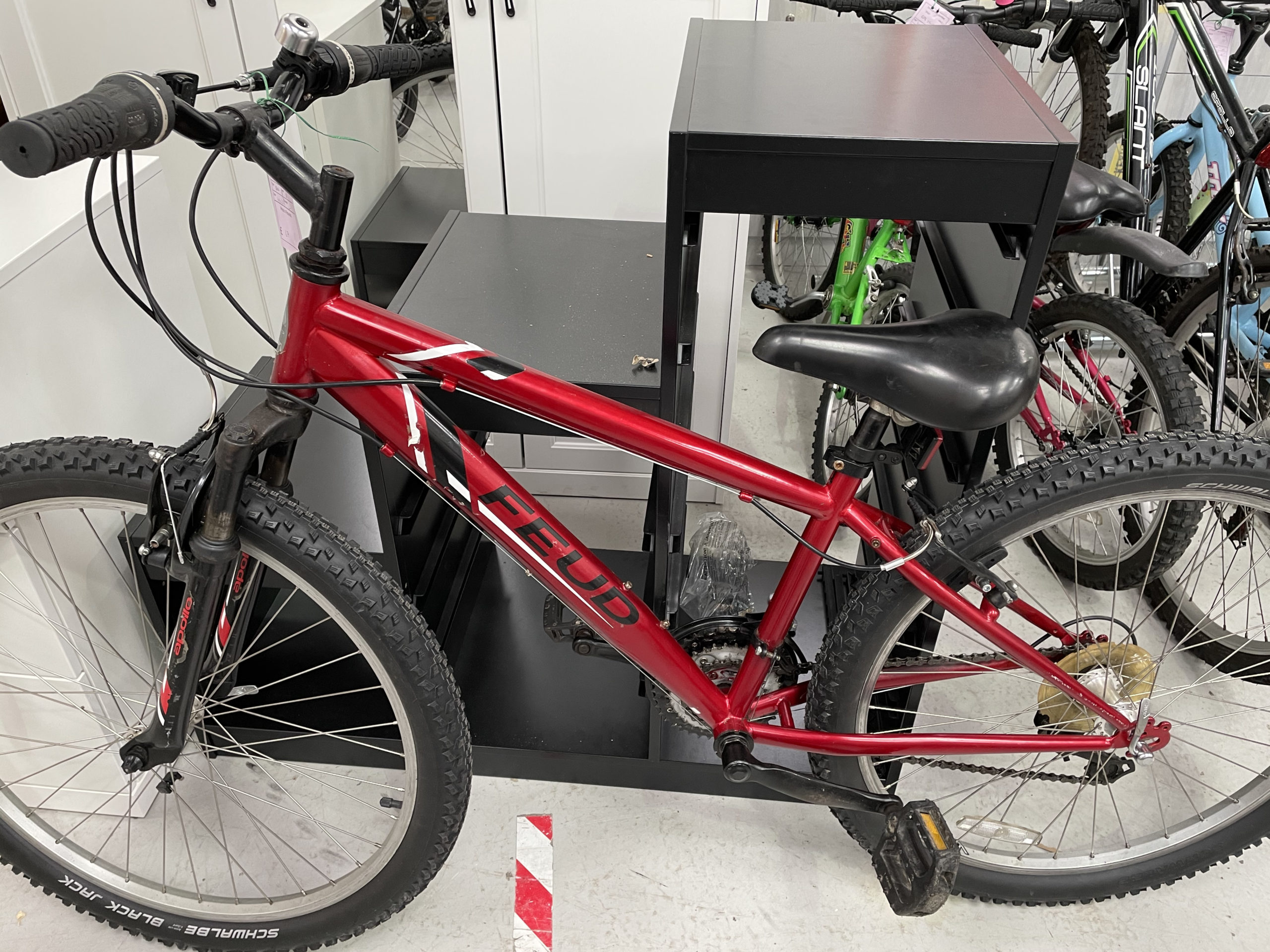 BIKE - APOLLO - USED DONATED & REFURBISHED ITEM - Image 4