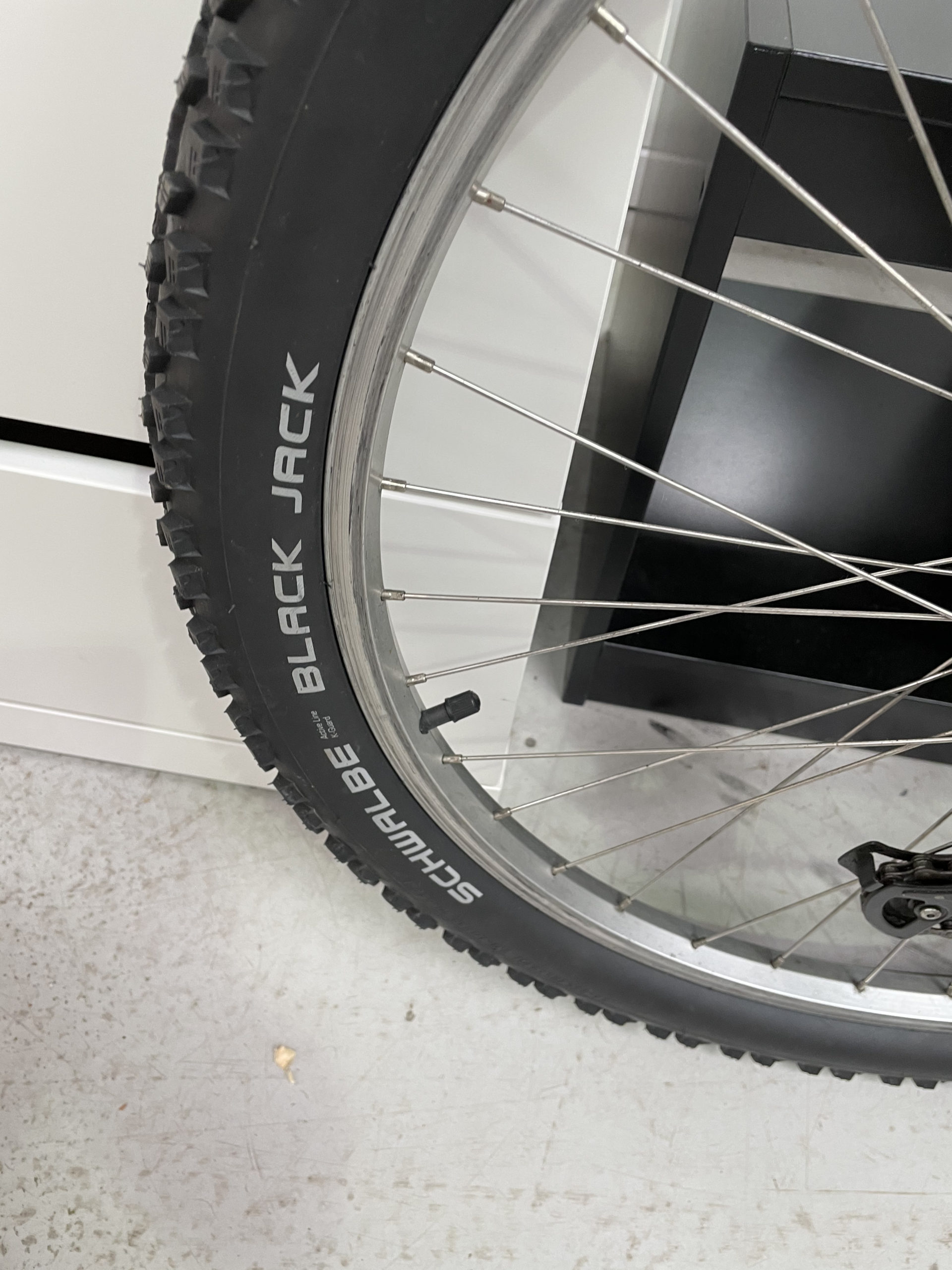 BIKE - APOLLO - USED DONATED & REFURBISHED ITEM - Image 3