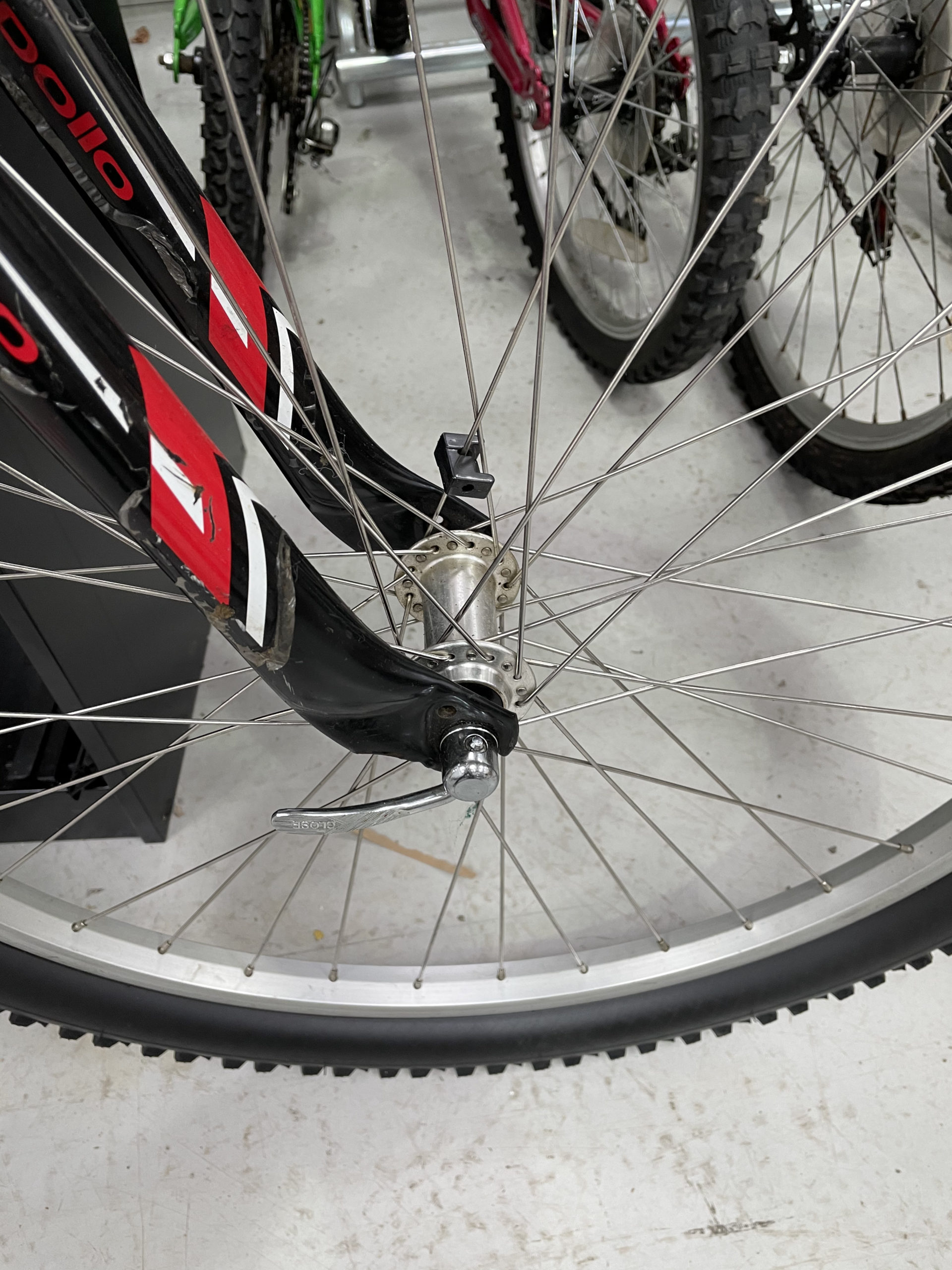 BIKE - APOLLO - USED DONATED & REFURBISHED ITEM - Image 6